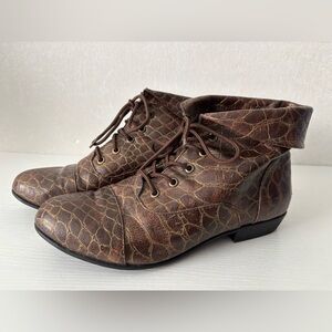 Comfortview | Brown Crocodile Textured Boots| Size 7M